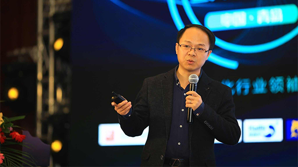 成人看片网站副總經理朱旭華先生 成人看片网站副總經理朱旭華先生