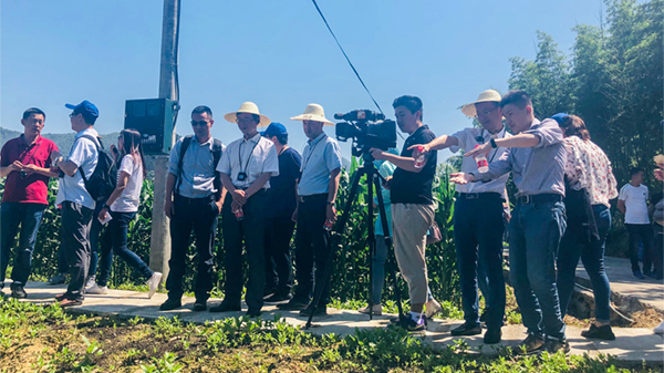 培訓班現場觀摩耕地質量監測點 培訓班現場觀摩耕地質量監測點