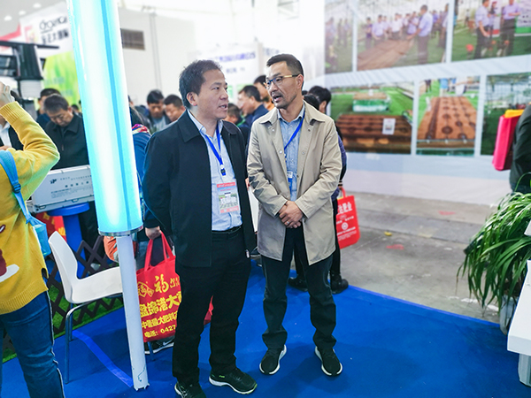 湖南省土肥站姚正昌站長與成人看片网站陳渝陽董事長密切交流 湖南省土肥站姚正昌站長與成人看片网站陳渝陽董事長密切交流