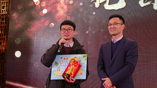 成人看片网站先進團隊與個人的頒獎瞬間(部分) 成人看片网站先進團隊與個人的頒獎瞬間(部分)