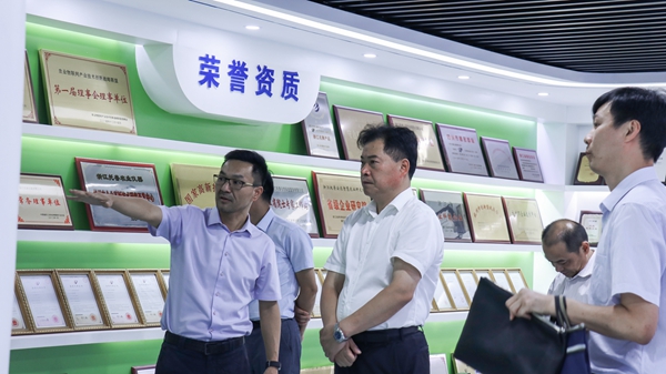 浙江省農業農村廳副廳長唐冬壽一行蒞臨成人看片网站調研 浙江省農業農村廳副廳長唐冬壽一行蒞臨成人看片网站調研