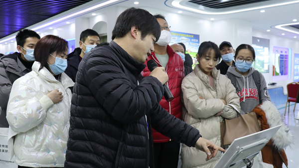 工作人員介紹林業設備 工作人員介紹林業設備