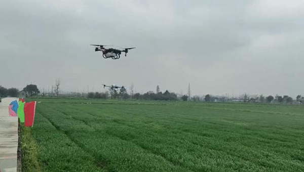 無人駕駛耕地機 無人駕駛耕地機