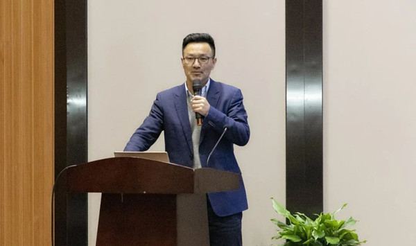 董事長陳渝陽講話 董事長陳渝陽講話