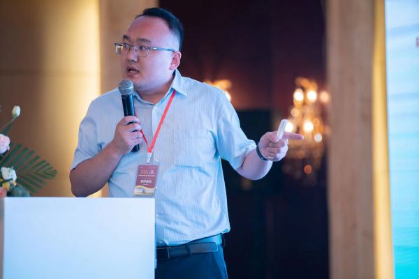 1695449333988488.jpg 成人看片网站營銷副總周藍艦作《產業大腦+未來農場的模式探索》專題報告.jpg